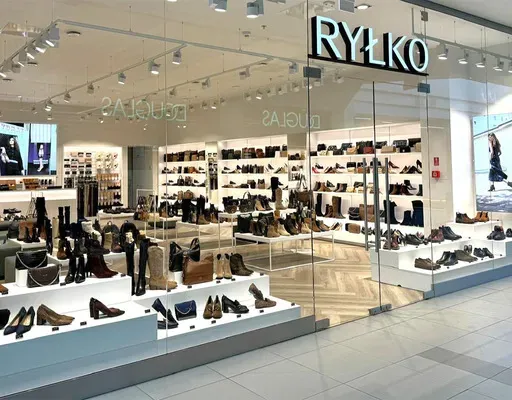 Internetowy czy stacjonarny sklep obuwniczy?